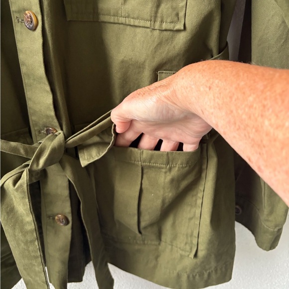 A New Day Women’s Olive Green Utility Jacket Size L Pockets Belted Buttons - Picture 4 of 13